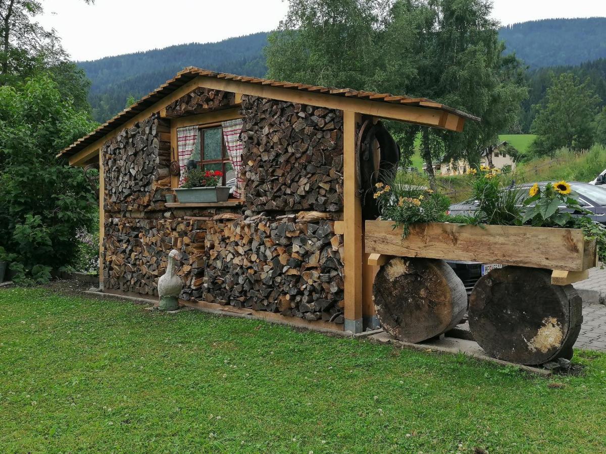 Haus Holunder Weissbriach Apartment Exterior photo