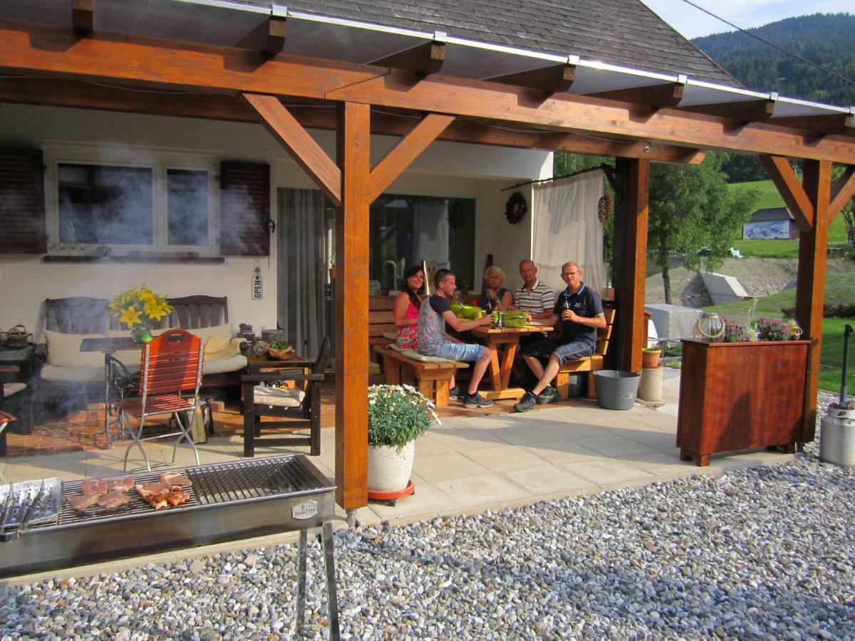 Haus Holunder Weissbriach Apartment Exterior photo